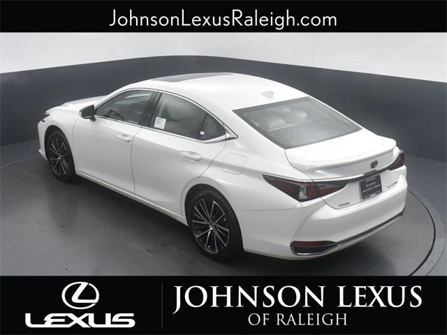 new 2025 Lexus ES 300h car, priced at $51,524