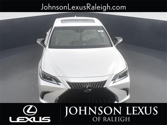 new 2025 Lexus ES 300h car, priced at $51,524