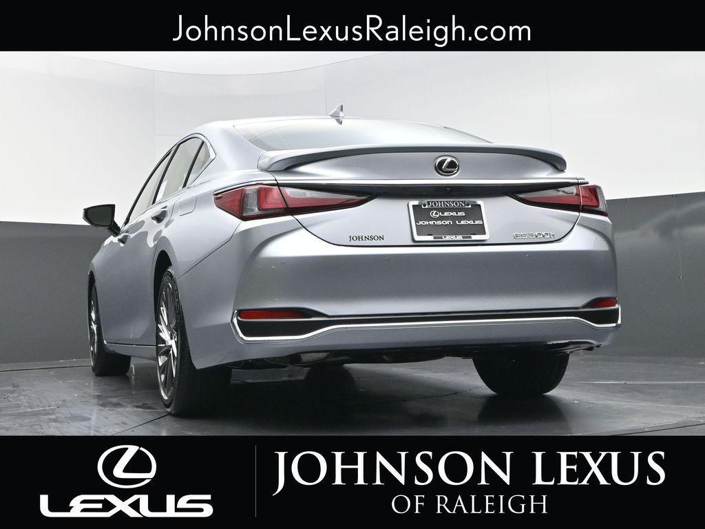 new 2025 Lexus ES 300h car, priced at $54,979