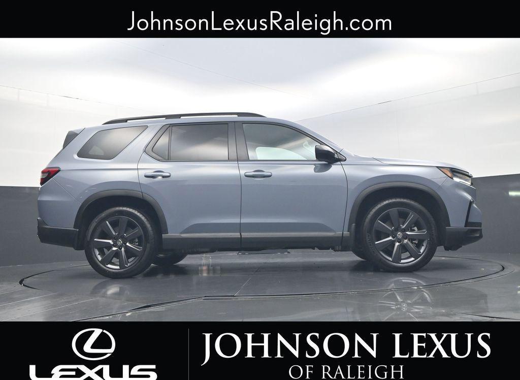 used 2025 Honda Pilot car, priced at $38,478