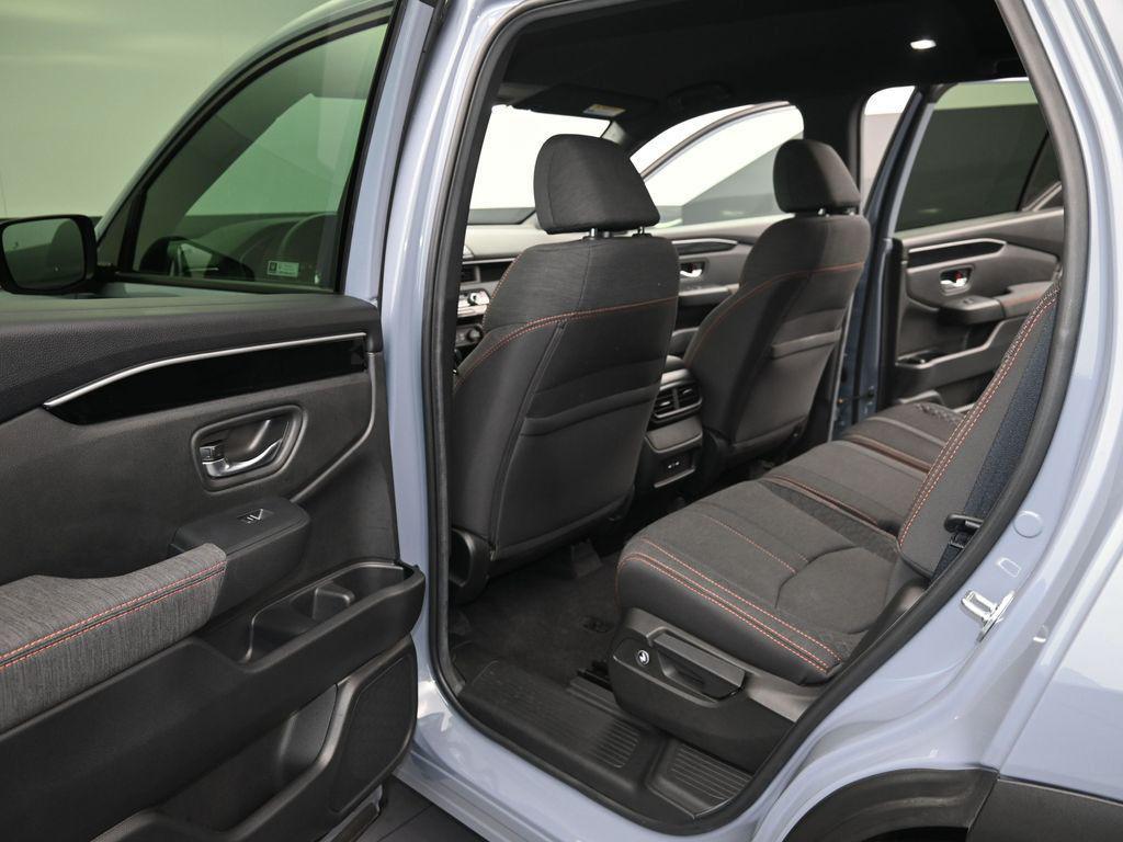 used 2025 Honda Pilot car, priced at $38,478