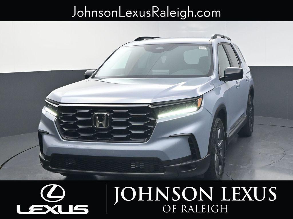 used 2025 Honda Pilot car, priced at $38,478