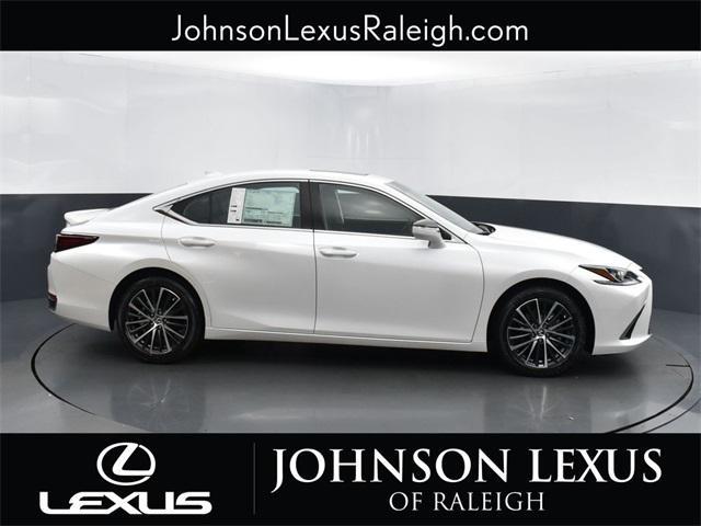 new 2025 Lexus ES 300h car, priced at $50,789