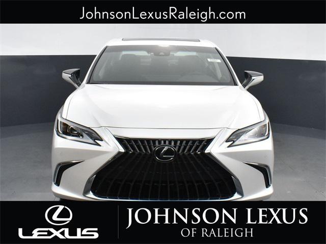 new 2025 Lexus ES 300h car, priced at $50,789