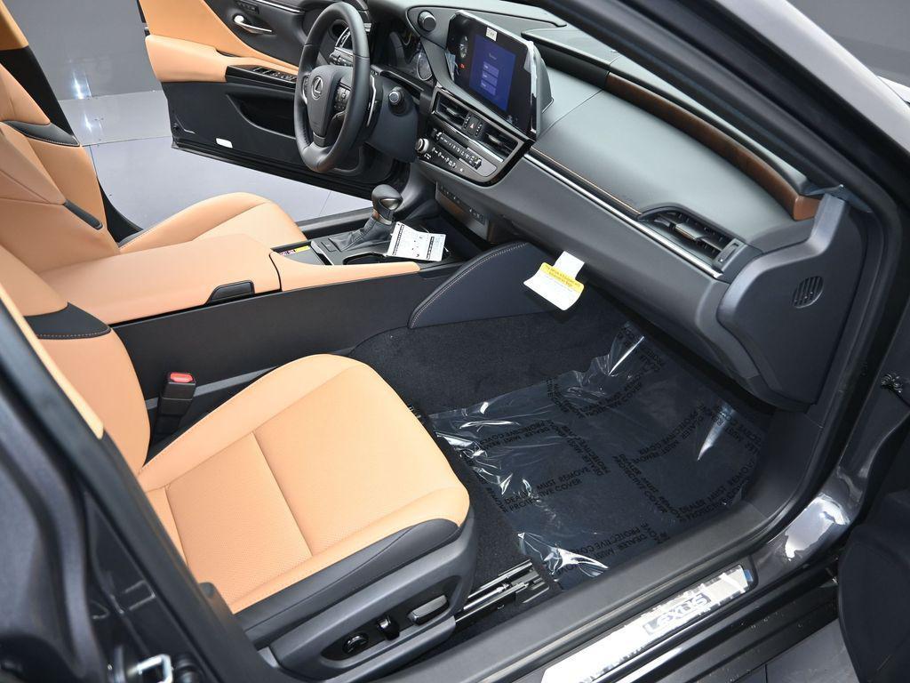 new 2025 Lexus ES 350 car, priced at $49,084