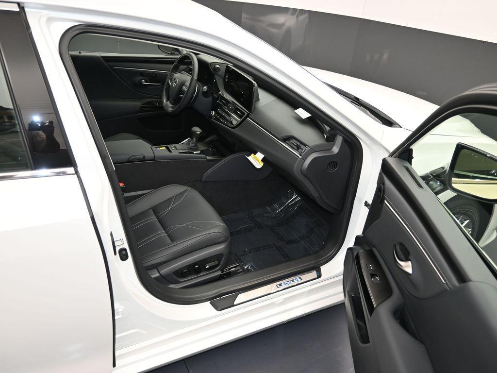 new 2025 Lexus ES 300h car, priced at $54,979