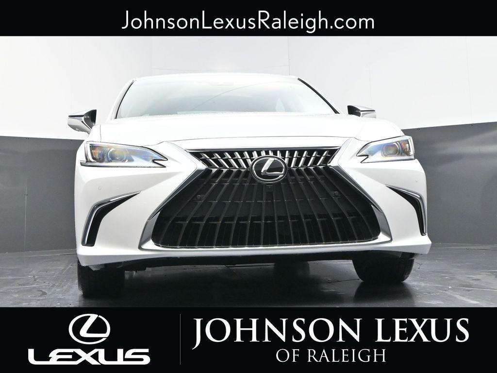 new 2025 Lexus ES 300h car, priced at $54,979