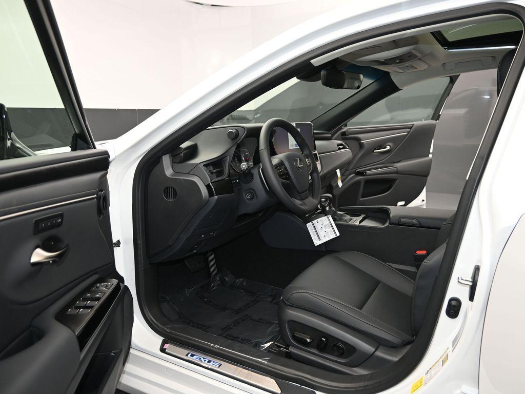 new 2025 Lexus ES 300h car, priced at $51,744