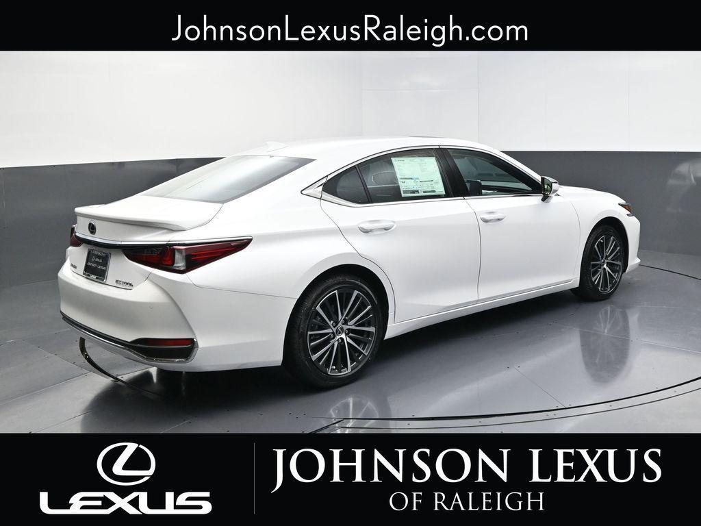 new 2025 Lexus ES 300h car, priced at $51,744