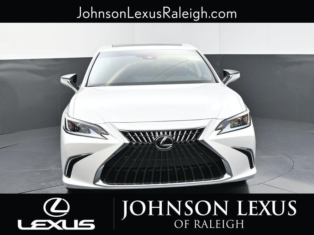 new 2025 Lexus ES 300h car, priced at $51,744