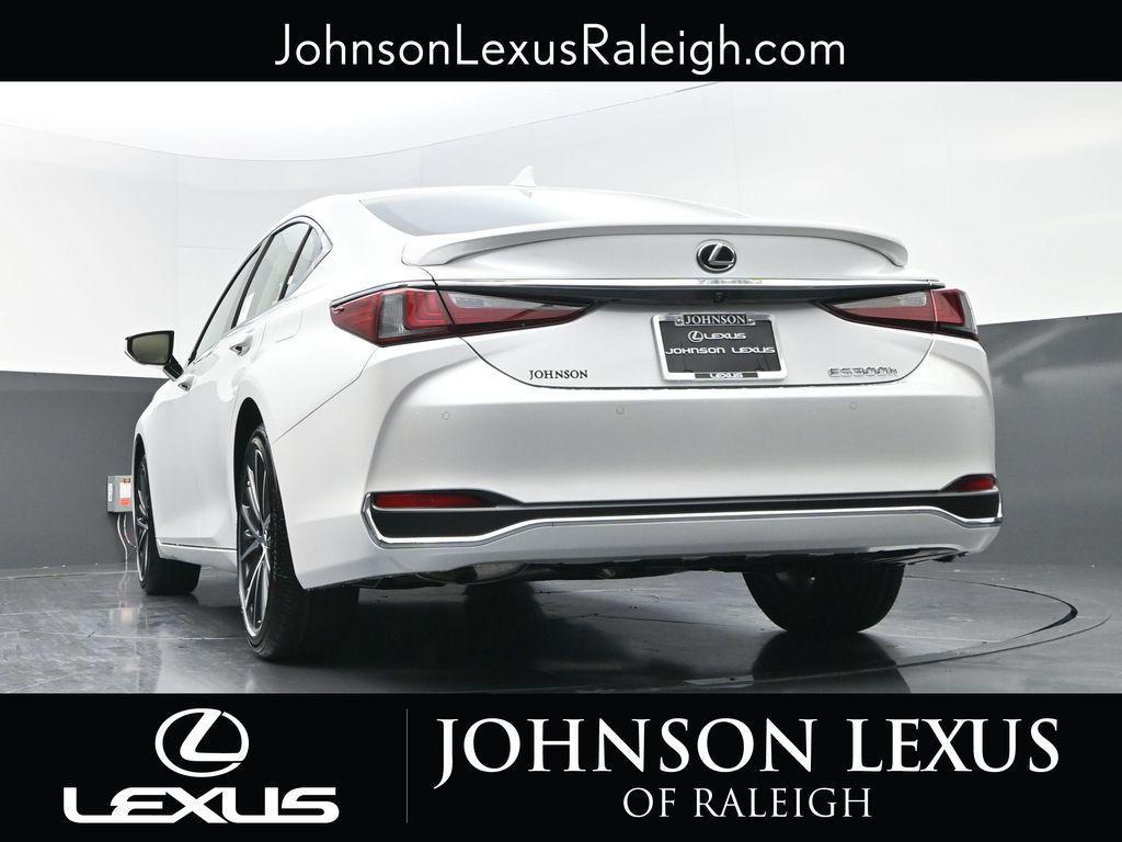 new 2025 Lexus ES 300h car, priced at $51,744