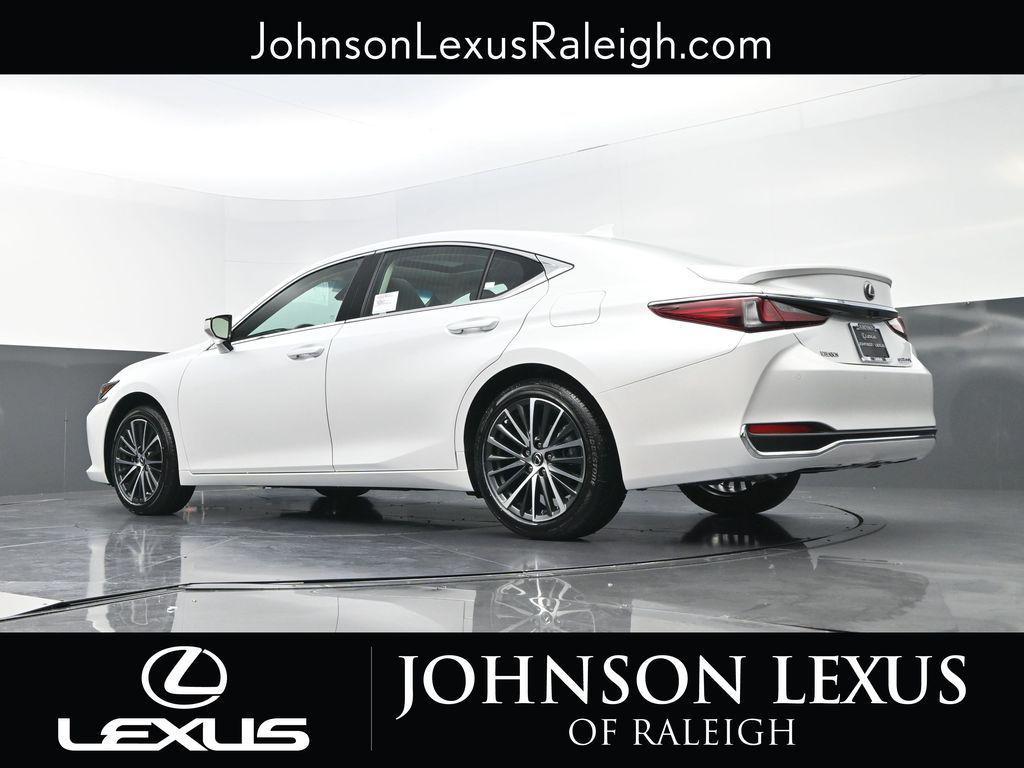new 2025 Lexus ES 300h car, priced at $51,744