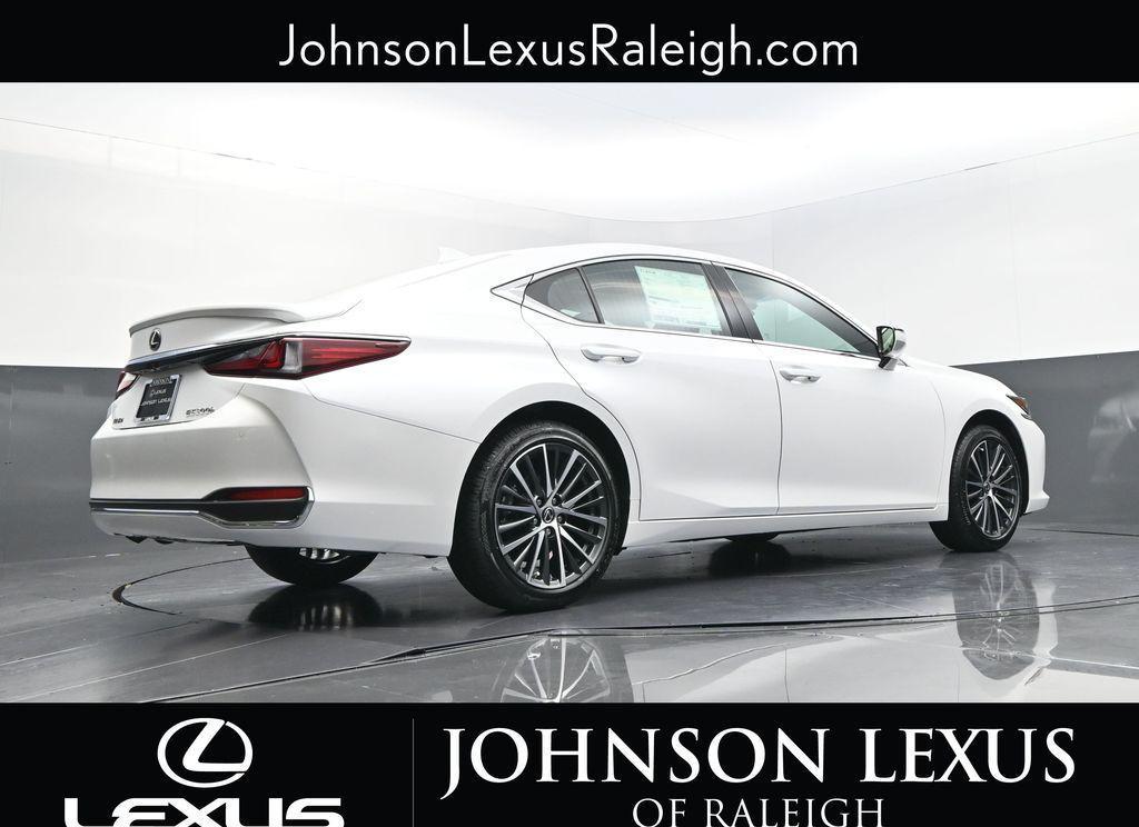 new 2025 Lexus ES 300h car, priced at $51,744
