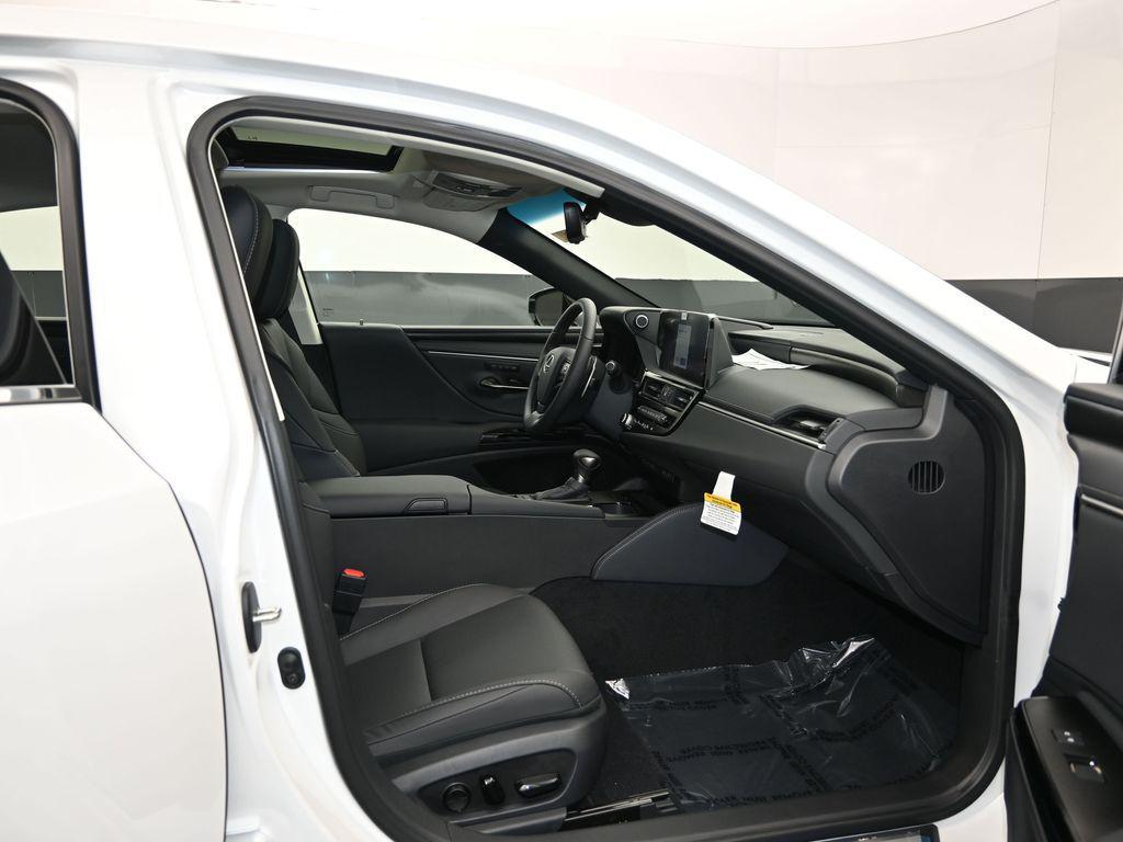 new 2025 Lexus ES 300h car, priced at $51,744