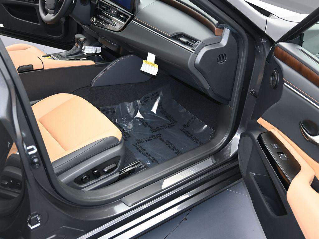 new 2025 Lexus ES 350 car, priced at $50,304