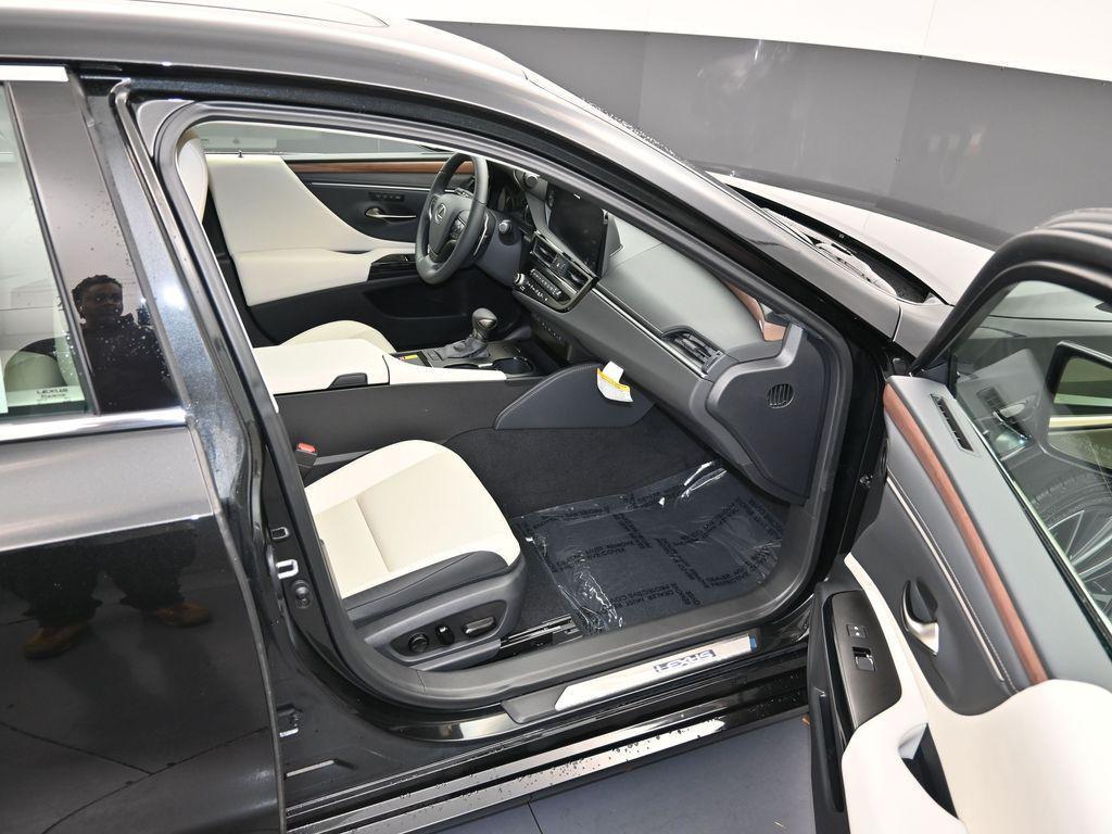 new 2025 Lexus ES 350 car, priced at $49,505