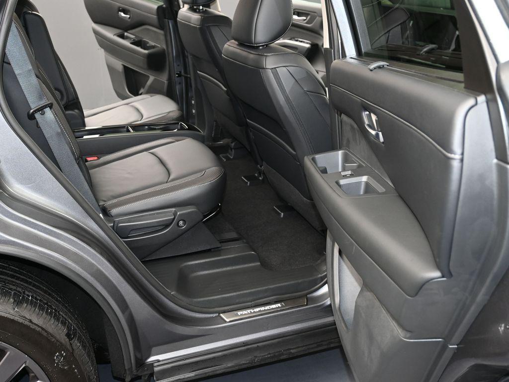 used 2023 Nissan Pathfinder car, priced at $35,368