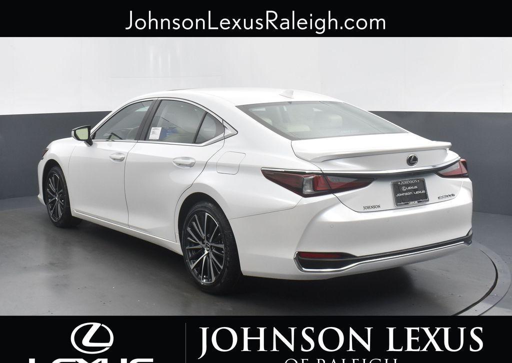 new 2025 Lexus ES 300h car, priced at $51,524