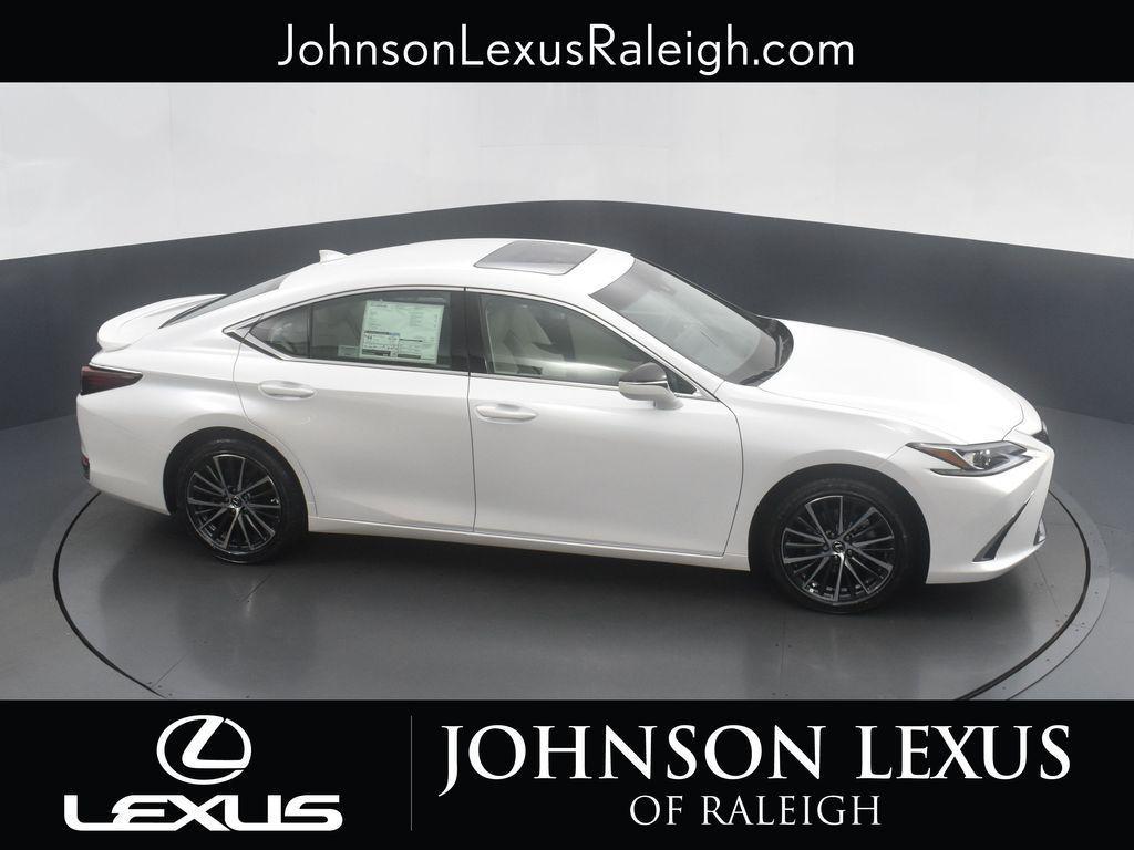 new 2025 Lexus ES 300h car, priced at $51,524