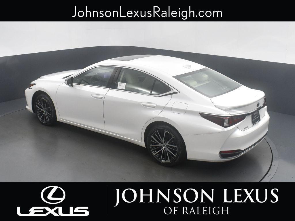 new 2025 Lexus ES 300h car, priced at $51,524