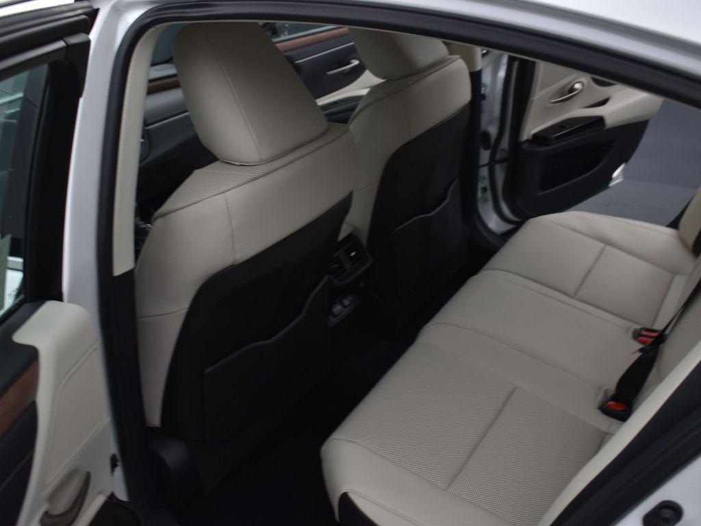 new 2025 Lexus ES 300h car, priced at $51,524