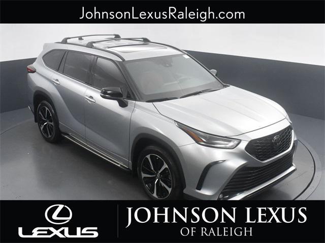 used 2022 Toyota Highlander car, priced at $41,988