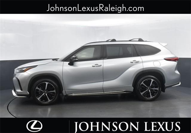 used 2022 Toyota Highlander car, priced at $41,988