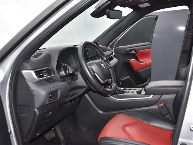 used 2022 Toyota Highlander car, priced at $41,988