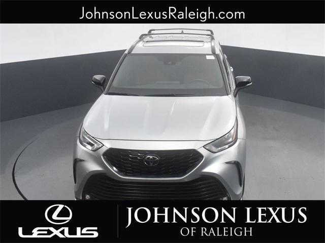 used 2022 Toyota Highlander car, priced at $41,988