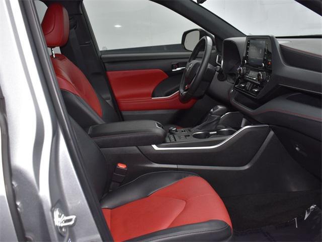 used 2022 Toyota Highlander car, priced at $41,988