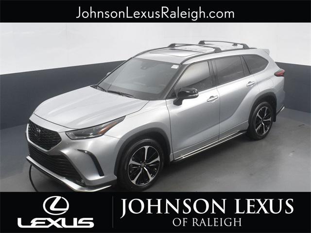 used 2022 Toyota Highlander car, priced at $41,988