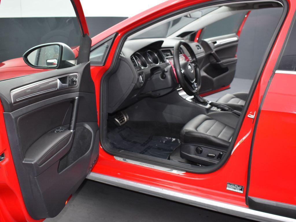 used 2018 Volkswagen Golf Alltrack car, priced at $16,988