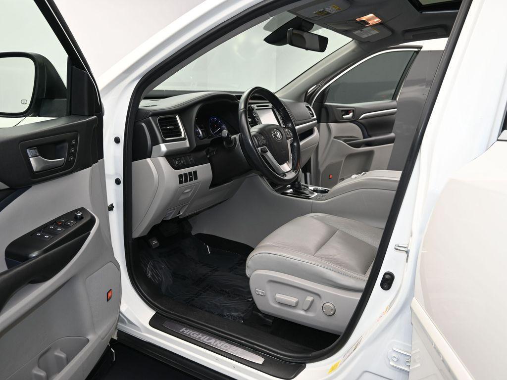 used 2018 Toyota Highlander car, priced at $19,889