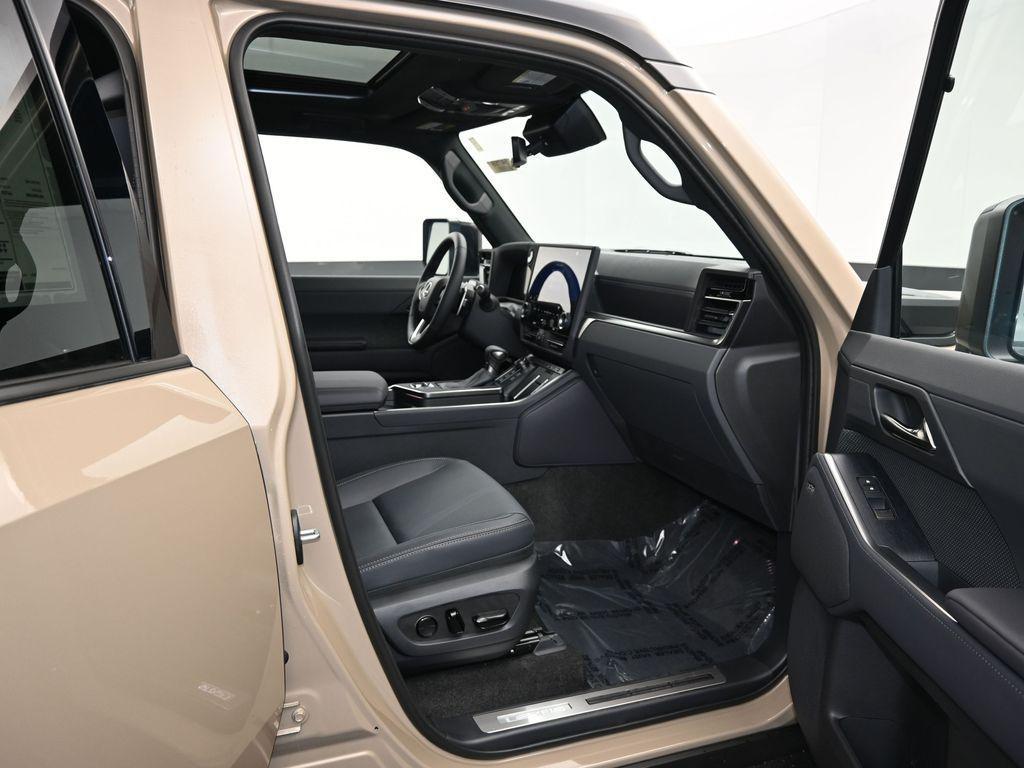 new 2025 Lexus GX 550 car, priced at $85,809