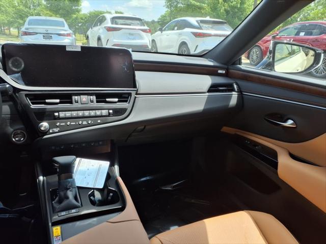 new 2025 Lexus ES 300h car, priced at $54,359