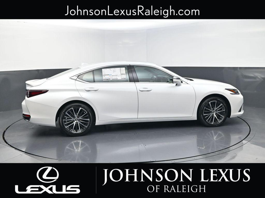 new 2025 Lexus ES 300h car, priced at $51,025