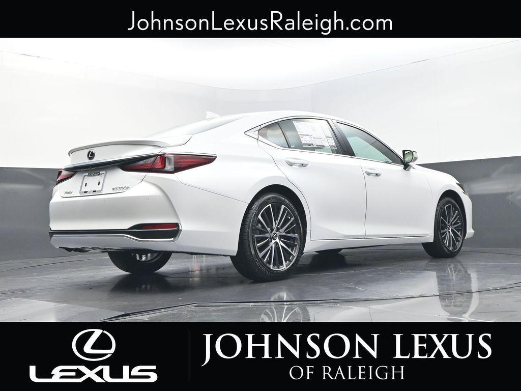 new 2025 Lexus ES 300h car, priced at $51,025