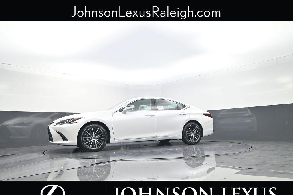 new 2025 Lexus ES 300h car, priced at $51,025