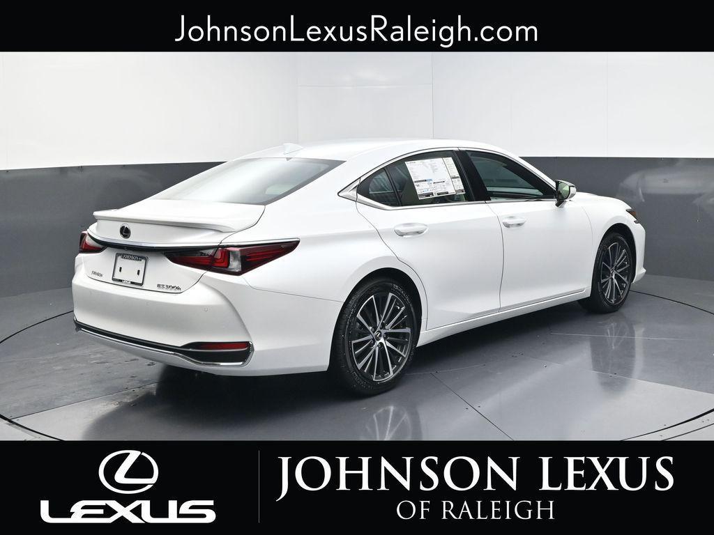 new 2025 Lexus ES 300h car, priced at $51,025