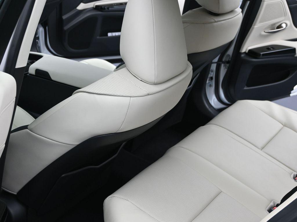 new 2025 Lexus ES 300h car, priced at $51,025