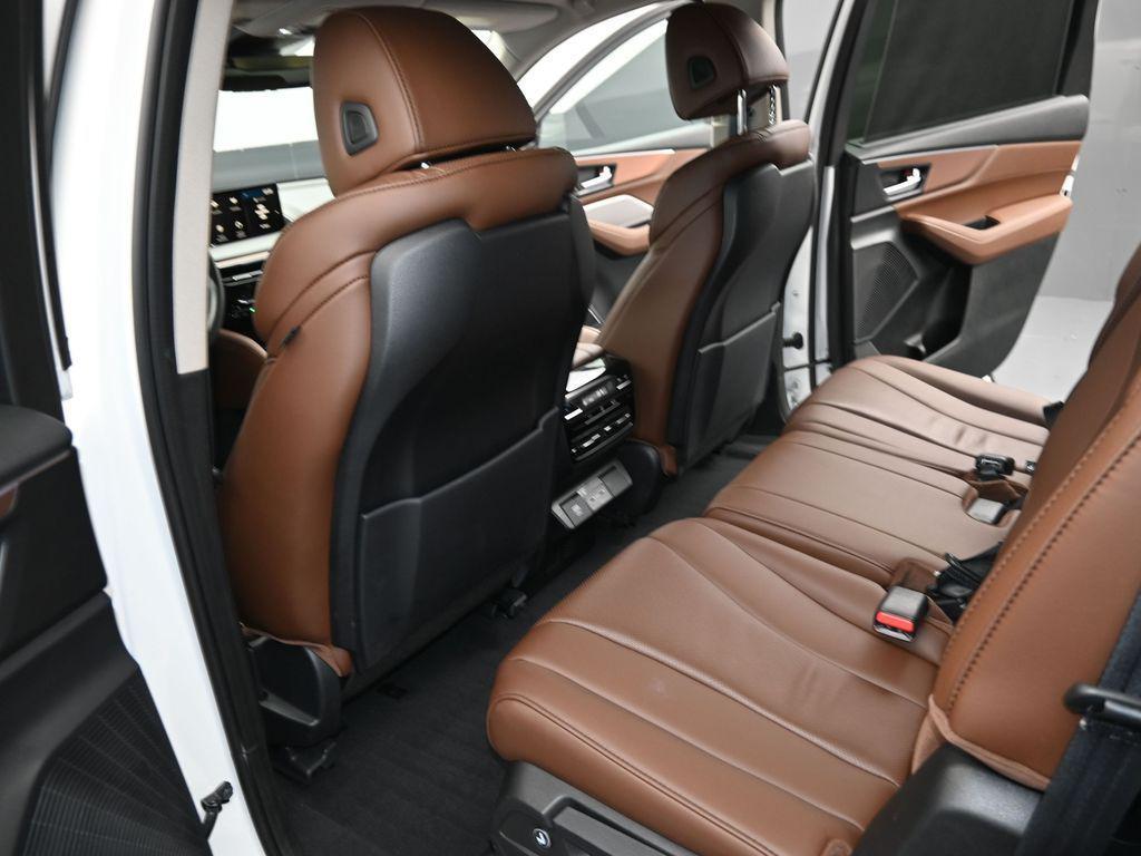 used 2023 Acura MDX car, priced at $43,995