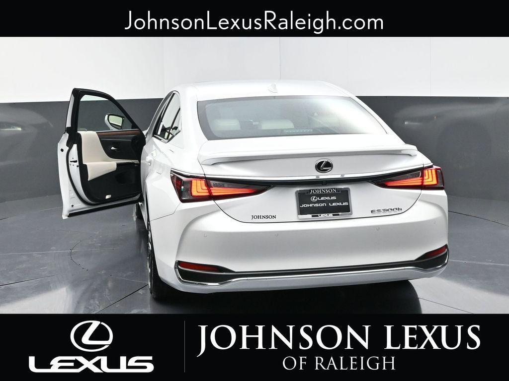 new 2025 Lexus ES 300h car, priced at $54,979