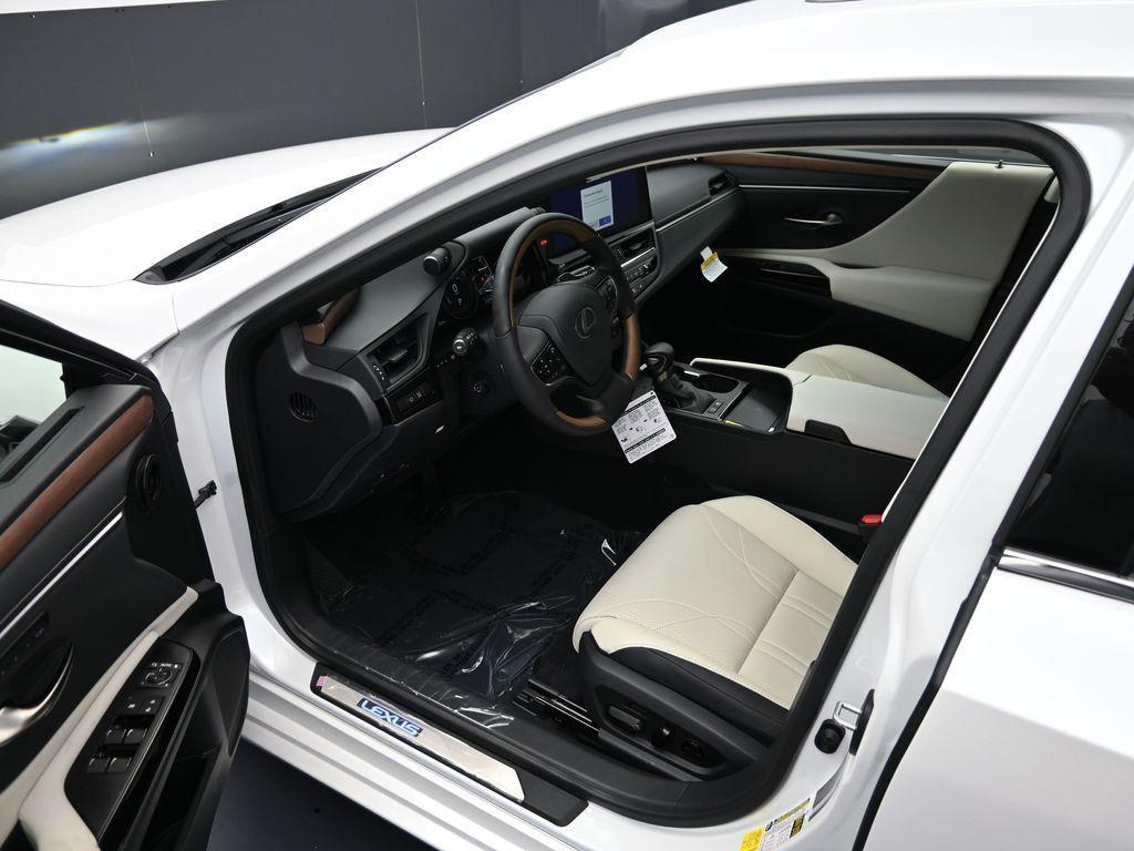 new 2025 Lexus ES 300h car, priced at $54,979