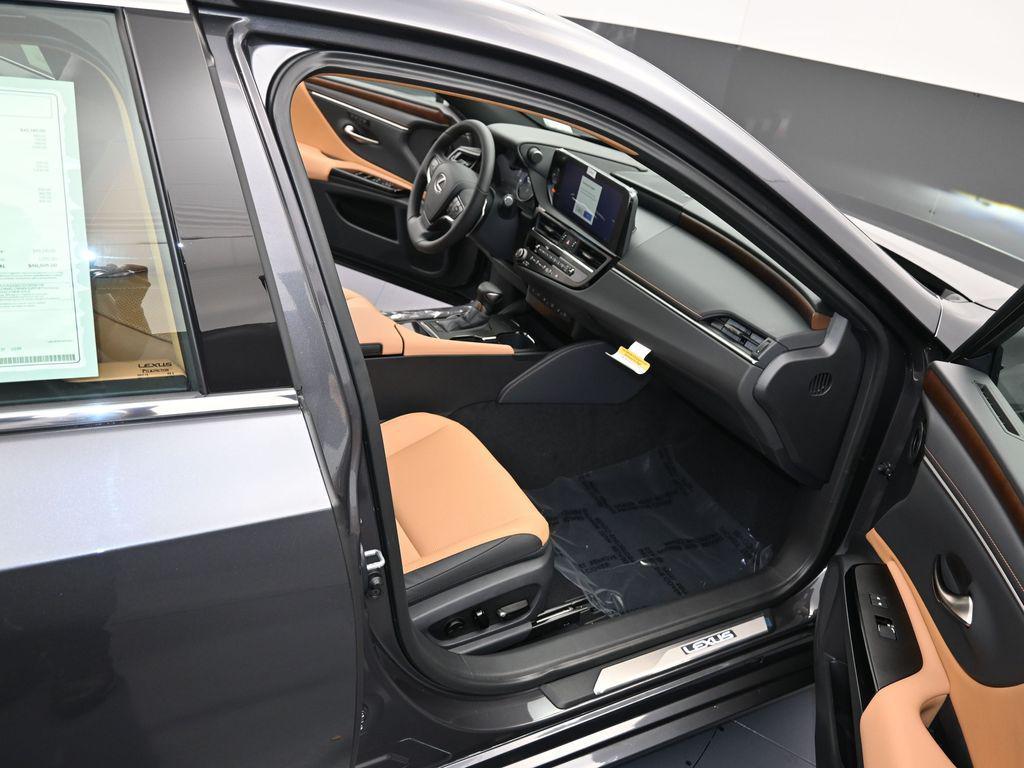 new 2025 Lexus ES 350 car, priced at $50,505