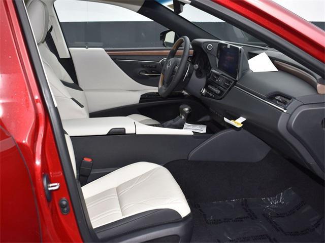 new 2025 Lexus ES 350 car, priced at $56,149