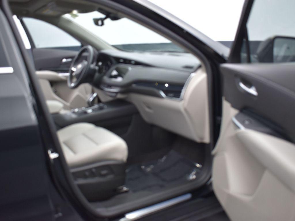 used 2023 Cadillac XT4 car, priced at $30,878