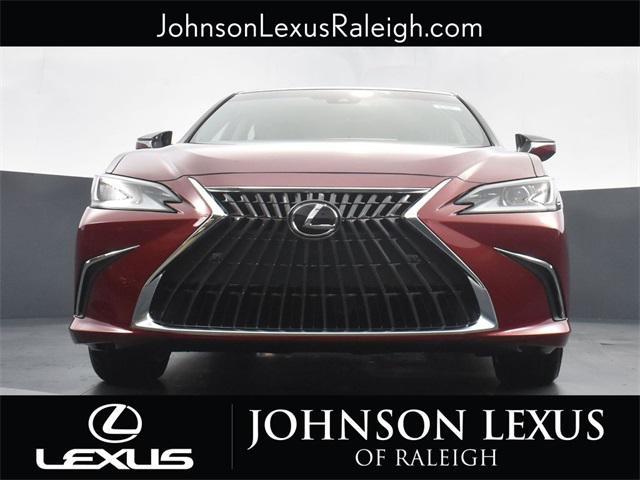 new 2025 Lexus ES 300h car, priced at $51,024