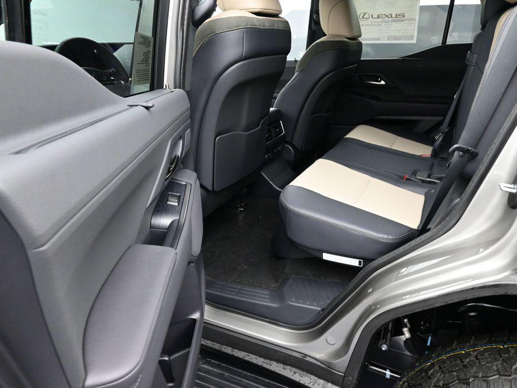 new 2025 Lexus GX 550 car, priced at $85,309