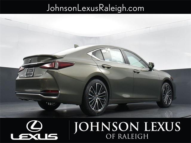 new 2025 Lexus ES 300h car, priced at $48,914