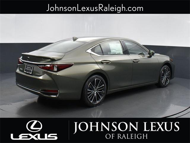 new 2025 Lexus ES 300h car, priced at $48,914